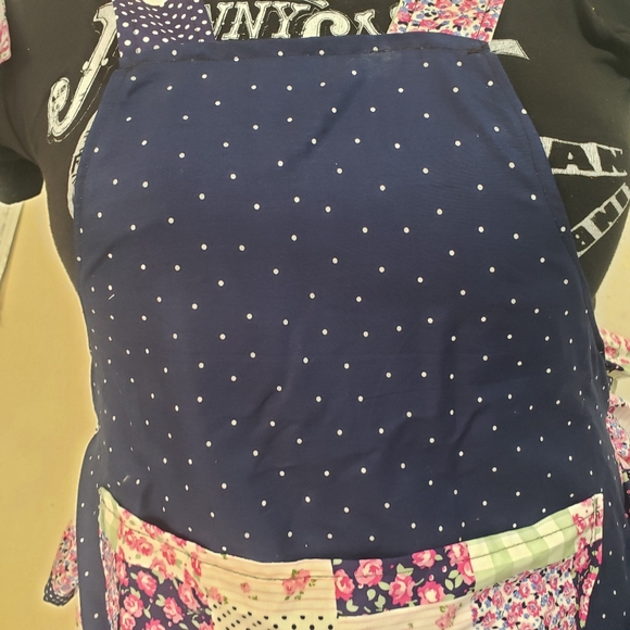 Quilted Ruffle Handmade Kitchen Apron - Picture 2 of 12